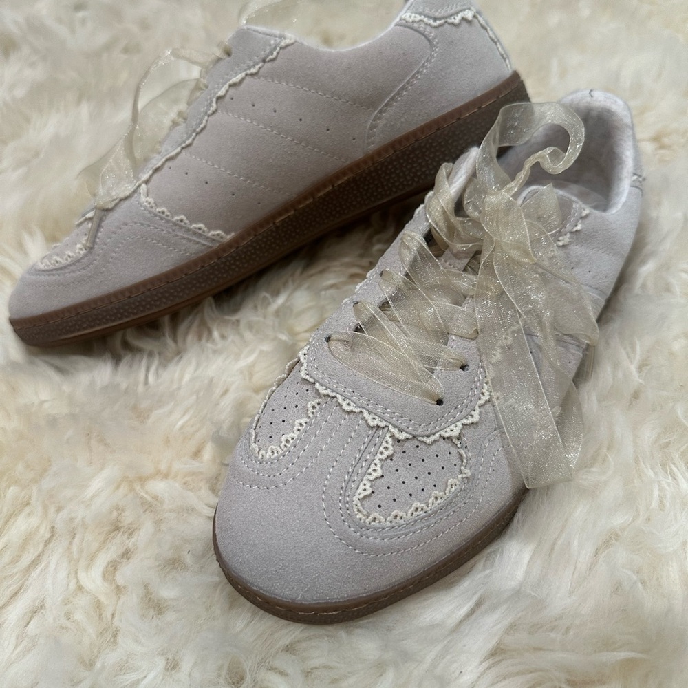 Chic Lace-Accent Women's Sneakers